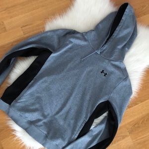 Under Armour Hoodie with front pockets